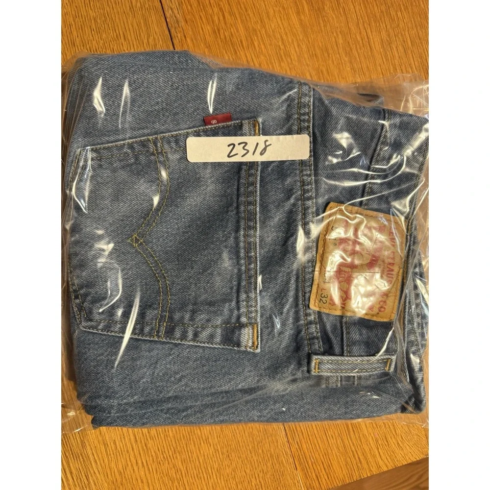 Levi's 501 Jeans Size‎ 34x32 (actual 31x28) Blue Jeans- Button Fly